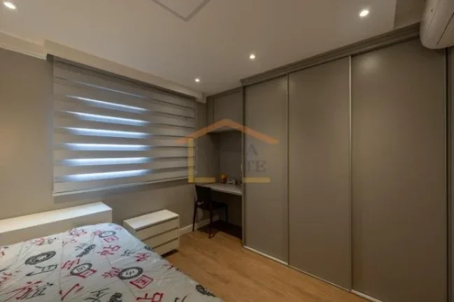Imagem Apartamento 80m², totalmente reformado, porteira fechada, 2 dormitórios, sendo 1 suíte com banhei...