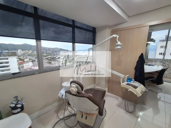 Imagem Consultório odontológico completo