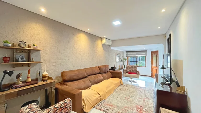 Imagem Casa para venda no bairro Vila Nova em Porto Alegre