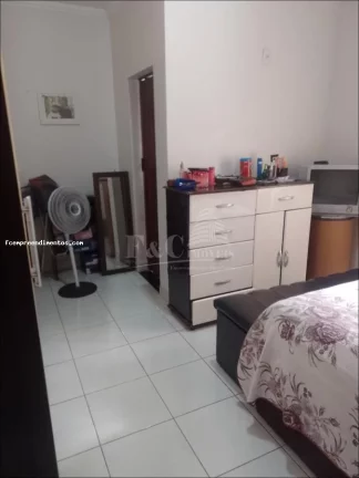 Imagem Casa para Venda em Limeira, Jardim Santa Adélia, 3 dormitórios, 1 suíte, 1 banheiro, 5 vagas