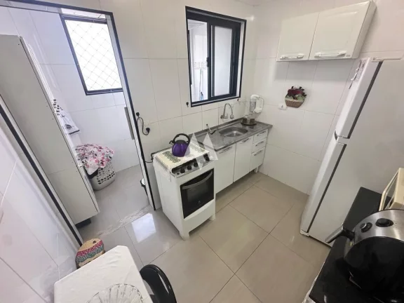 Imagem Apartamento de 1 Dormitório na Ponta da Praia - Vista Livre e Vaga de Garagem!