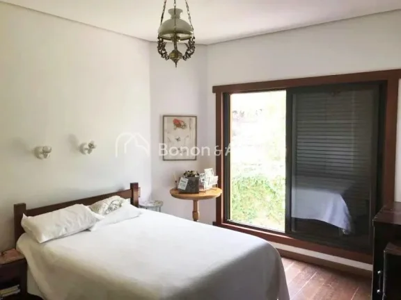 Imagem Casa em condomínio com 1000 m² e 7 quartos