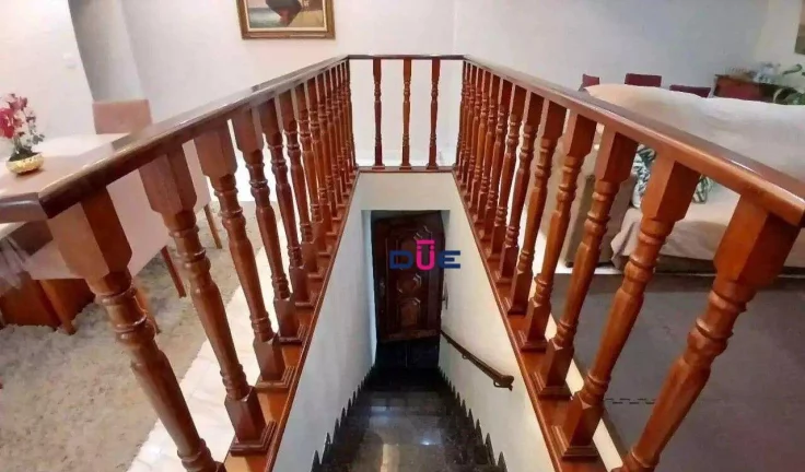 Imagem Casa com 6 dormitórios à venda, 268 m² por R$ 1.200.000 - Embaré - Santos/SP