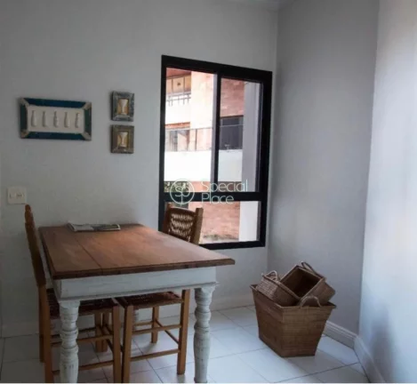 Imagem Ótima oportunidade no Real Parque. Apartamento original com 256m2 de área privativa, 4 dormitório...