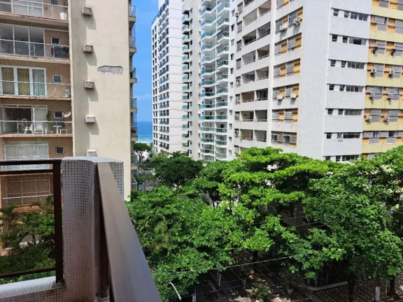 Imagem APARTAMENTO AMPLO COM 3 DORMITÓRIOS 1 QUADRA DA PRAIA COM VISTA PARA O MAR.
