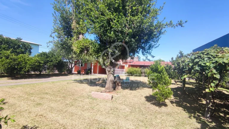 Imagem Casa Mista c/ quiosque e piscina