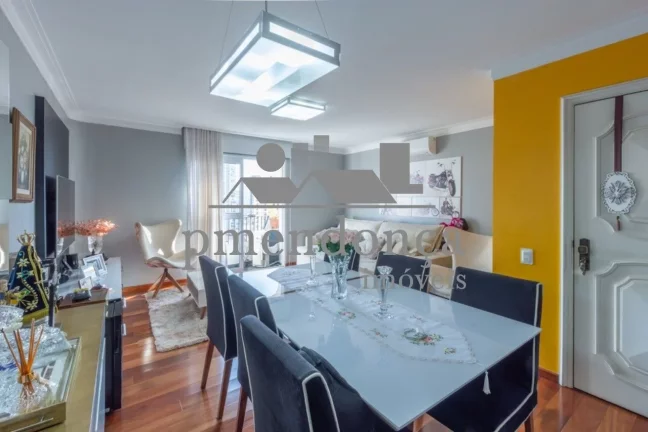Imagem Apartamento reformado a venda em Pinheiros com 3 quartos e 2 vagas, 105m².