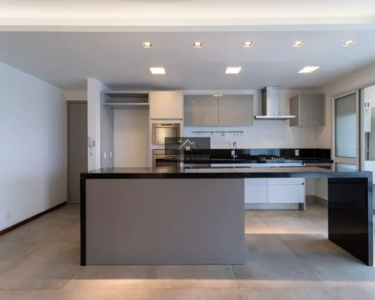 Imagem APARTAMENTO PINHEIROS 84,00 M 1 DORMITÓRIO SUÍTE SALA AMPLA VARANDA ENVIDRAÇADA LAVABO ANDAR ALTO 2 VAGAS DISTANTE 379 METROS ESTÃO METRÔ FARIA LIMA