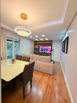 Imagem Apartamento 3 dormitórios, sendo 1 suíte, sala para 2 ambientes, pisos em madeira, sacada com vidr...