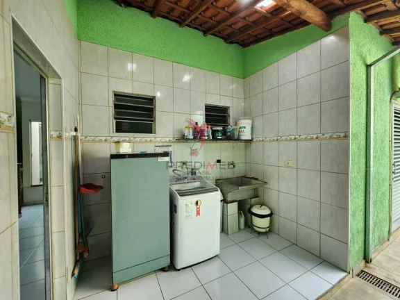 Imagem Vendo Excelente Casa com Edícula, abaixo do valor de mercado