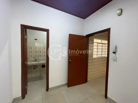 Imagem Espaço Comercial Impecável no Centro de Campo Grande-MS: 3 Quartos, 2 Salas, 4 Banheiros, 1 Vaga de Garagem - 220m²