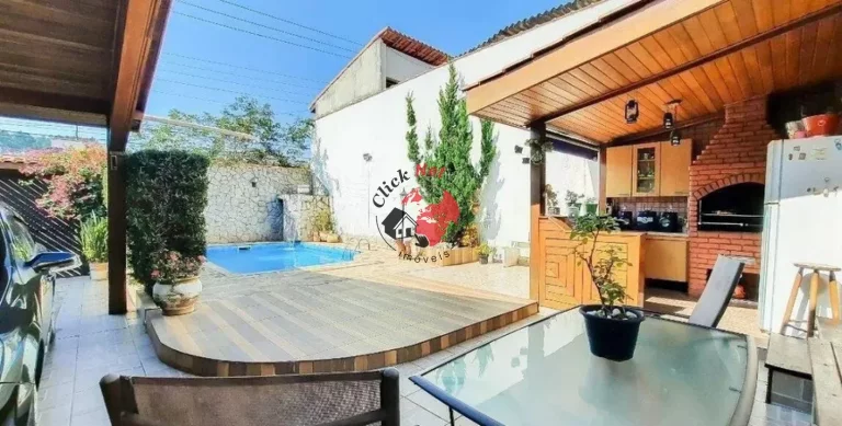 Imagem Sobrado com Piscina à Venda no Bairro Independência – Espaço, Lazer e Conforto para Sua Família!