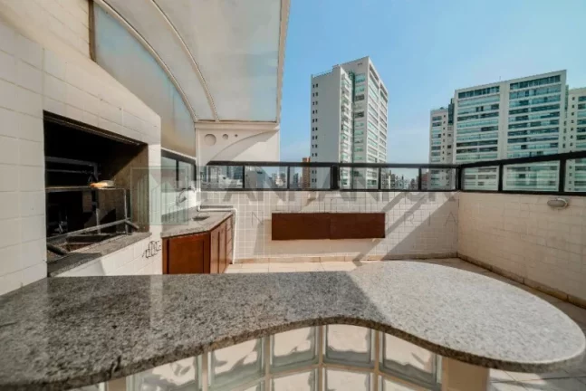 Imagem Cobertura duplex com piscina na Vila Nova Conceição: 3 quartos, 3 suítes, 3 salas, 5 banheiros, 4 vagas e 241m² de sofisticação em São Paulo-SP.
