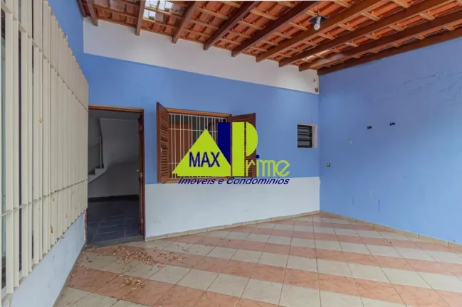 Imagem Casa de Luxo para Locação na Vila Granada, São Paulo-SP: 5 Quartos, 1 Suíte, 3 Salas, 3 Banheiros, 6 Vagas de Garagem.