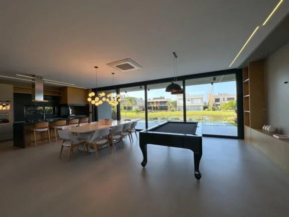 Imagem Casa em Condominio 5 Dormitórios - Bairro --