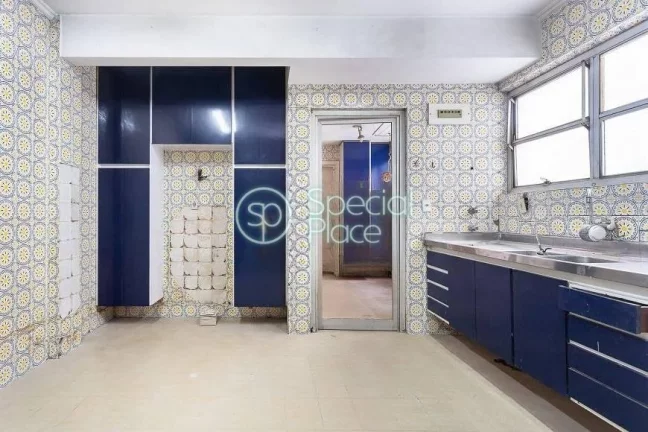 Imagem Ótima cobertura penthouse para reforma à venda no Itaim: - Área: 247m² com vista panorâmica de ...