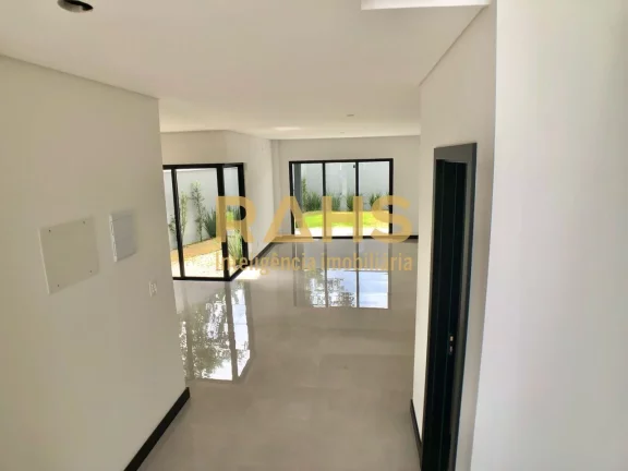 Imagem Sobrado Alto padrão a venda com 160,87 m² de área construída, 1 suíte e 2 quartos a venda no me...