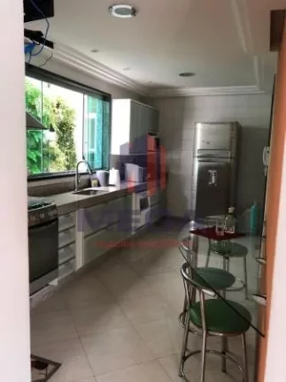 Imagem Linda casa situada na Praia da Costa com incríveis 274m2, 4 Quartos 2 suítes e um super lazer!!!