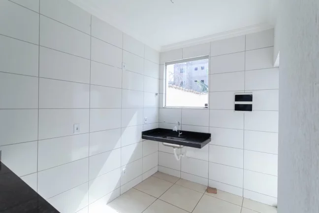 Imagem Casa à Venda em São Benedito, Santa Luzia, 2 Quartos, 67m²