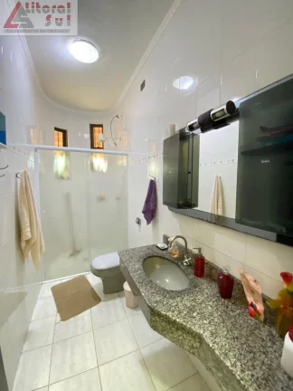 Imagem casa isolada na mirim praia grande