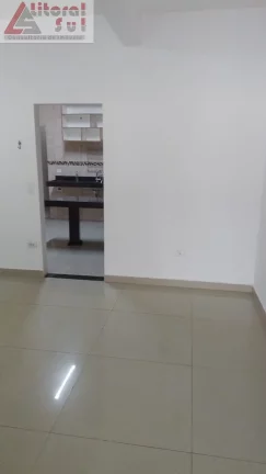 Imagem Casa à venda em Praia Grande-SP, bairro Ocian: 2 quartos, 1 sala, 1 banheiro, 2 vagas, 150m². Imperdível oportunidade!