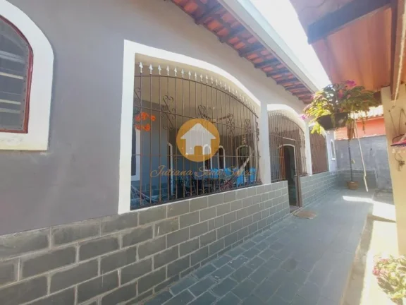 Imagem Casa à Venda  3 Suítes e até 10 vagas em Caraguatatuba- Sp