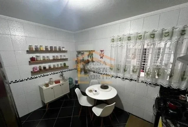 Imagem Sobrado reformado, 4 dormitórios, sendo 3 suítes, lavabo, sala de TV, cozinha planejada, espaço e...