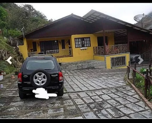 Imagem LINDA CASA COM 1.600M2, NASCENTE, 3 QUARTOS - NOVA FRIBURGO