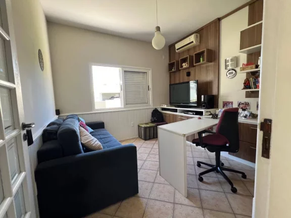 Imagem Casa 4 quartos Sambaqui