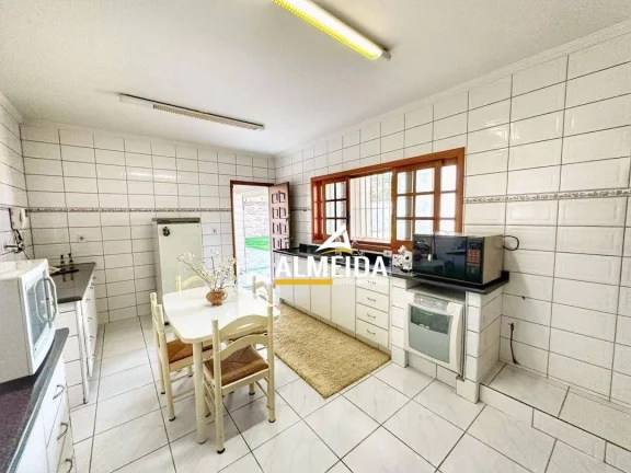 Imagem Casa com 3 dormitórios para alugar, 362 m² por R$ 3.783,00 - Assistência - Rio Claro/SP