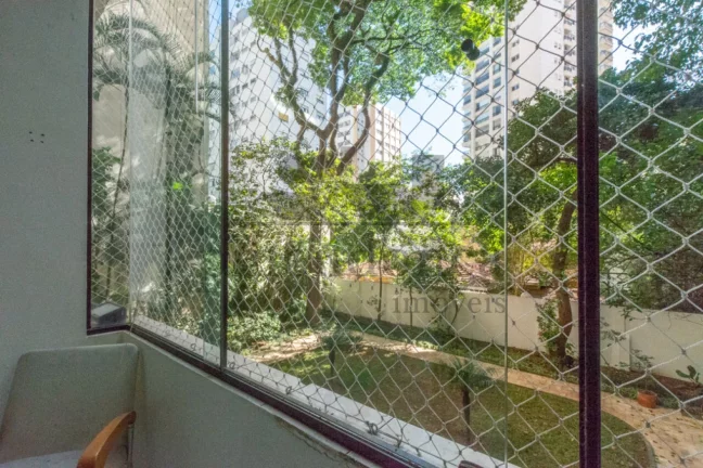 Imagem Apartamento em prédio charmoso dos anos 50 em Higienópolis, 118m²