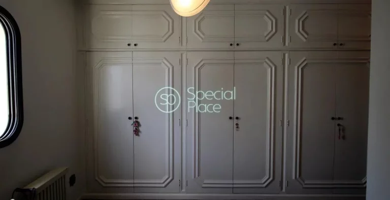 Imagem Amplo apartamento à venda com 4 quartos, sendo 2 suítes, e 4 banheiros no total. Este apartamento ...