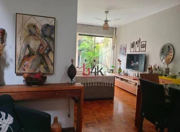 Imagem Casa no Campo Belo - SP com 3 dormitórios sendo 1 suíte.