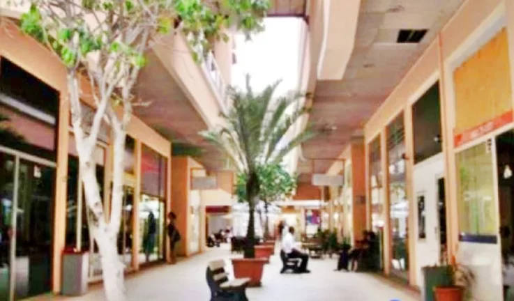 Imagem BAYSIDE - LOJA 50M2 JIRAU VARANDA 2SPLITS PORCELANATO ARMS. PLANEJADOS 1VG
