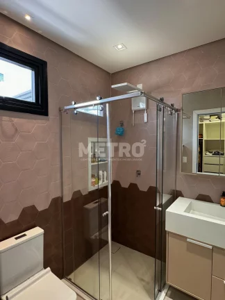 Imagem Casa à venda, no Alphaville com 4 suítes, todas com closet, Gourmet com piscina.
