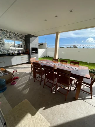 Imagem Casa à venda no Condomínio Biratan Carvalho - Confira as incríveis 4 suítes e espaço gourmet!