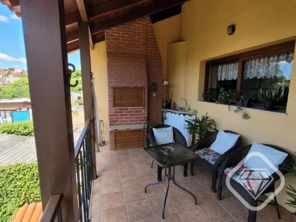 Imagem Casa tradicional, sólida e cheia de história - perfeita para morar!

A Brilhante Imóveis apresent...
