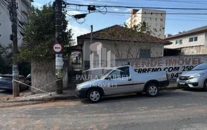 Imagem Terreno com 250 m 12,5 de frente por 20 de fundo Vila Vitoria