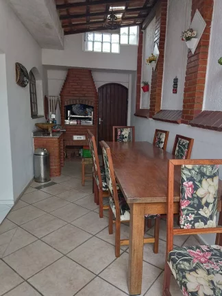 Imagem Casa Terrea com Edicula 221 m² 3 Dormitorios sendo 1 Suite e 5 Vagas
