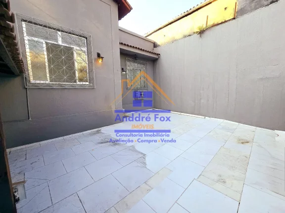 Imagem Casa linear com sala, 3 quartos, cozinha, área de serviço, quintal, garagem para 2 carros, à venda, 70 M², por R$ 410.000 – Vila Isabel - Rio de Janeiro / RJ.