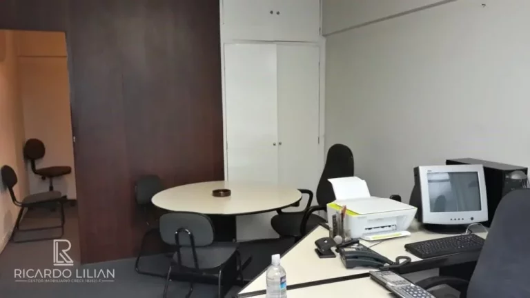 Imagem Sala comercial com 30 m² mobiliada e com uma vaga de garagem proximo ao metro Largo Treze