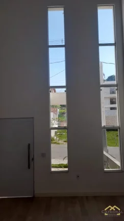 Imagem Casa a venda com 2 quartos (1 suíte) no condomínio Villa Verde em Jundiaí