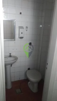Imagem Prédio Comercial no Centro de Santos, com 2 amplos pavimentos para locação2º piso: Recepção, 6 salas, 4 banheiros. As opções de utilizações são enormes
