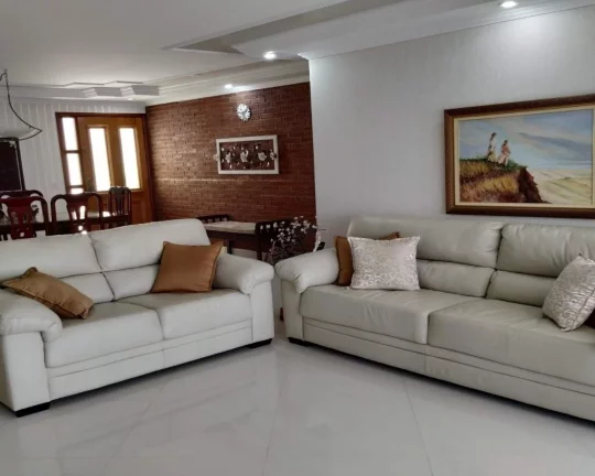 Imagem Vendo Sobrado 280 m² 04 dormitórios. uma suíte, 04 banhos e duas vagas FL38