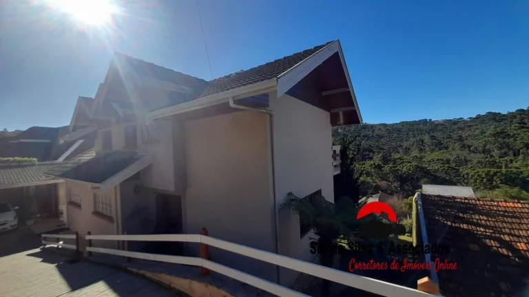 Imagem Casa a Venda na Nova Suíça em Campos do Jordão - SP.