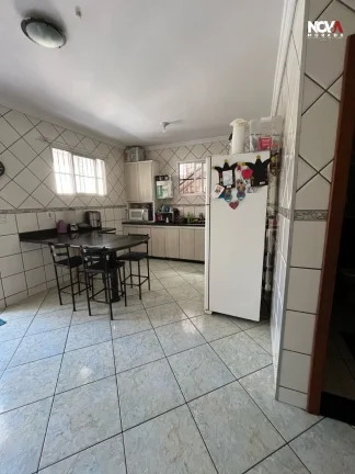 Imagem Explore essa encantadora casa à venda no bairro IBES, em Vila Velha. Com área total de 298 m², el...
