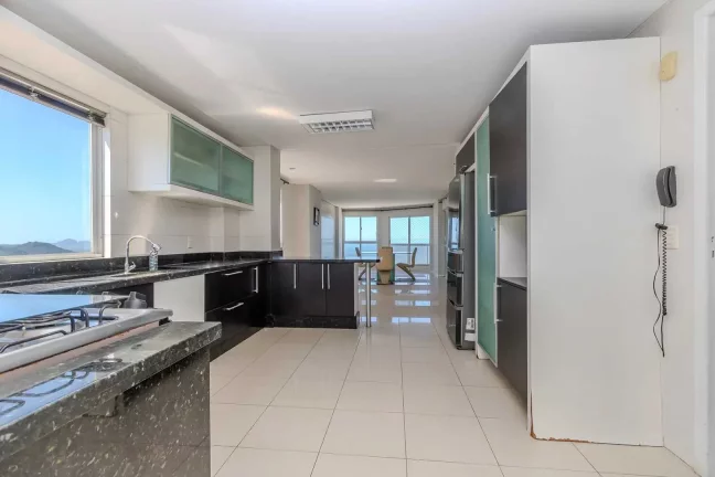 Imagem Cobertura triplex mobiliado com 5 suítes 3 vagas em Balneário Camboriú/SC