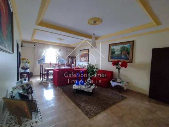 Imagem Casa à venda - com 05 Quartos - Centro - Mantena - MG