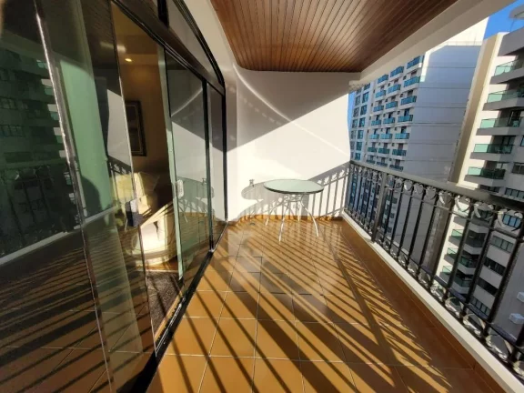 Imagem PITANGUEIRAS - CALÇADÃO C/ MARAVILHOSA VISTA MAR, EXCELENTE APTO COM 139 M² ÚTEIS, 02 VAGA DE GARAGENS NO PRÉDIO, CHURRASQUEIRA E SALÃO DE FESTAS