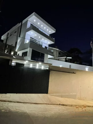Imagem Linda casa no estilo Americano, um estilo único em Campos do Jordão - SP